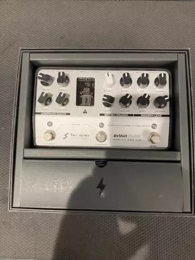 Two Notes - TNREVOLTG